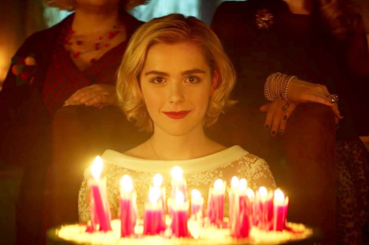 7795319983_kiernan-shipka-est-la-nouvelle-sorciere-sabrina
