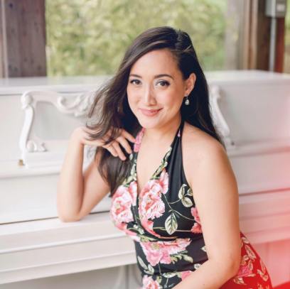 Julianne Tarroja chanteuse