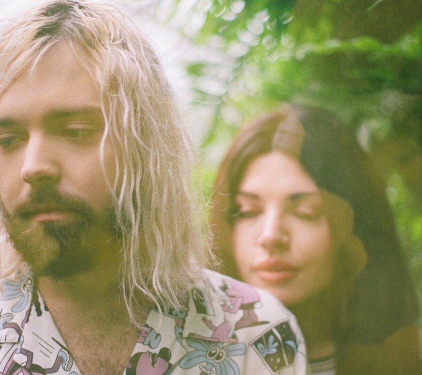 flora-cash-on-film-greens-and-dreamy-photo-by-maren-celest-2023 ©