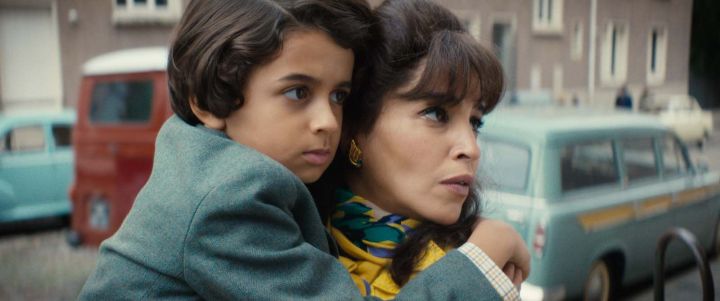 Ma Mère, Dieu et Sylvie Vartan : Photo Naïm Naji, Leïla Bekhti © Marie-Camille Orlando - 2024 Gaumont - Egérie Productions – 9492-2663 Québec Inc. (filiale de Christal Films Productions Inc.) - Amazon MGM Studios