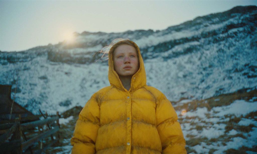 La Légende d'Ochi: Helena Zengel © A24