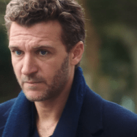 Ici tout commence — Résumé et spoilers du 20 février 2026 — Stanislas dans la débâcle et les accusations de violence envers les élèves, Zoé se voit offrir les couteaux de Dominique.