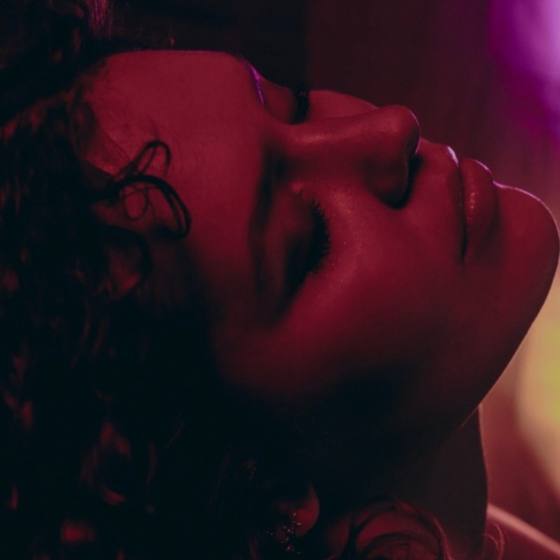 Olivia-Lee – One More Night